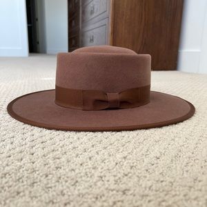NWT Olive and Pique 100% Wool Hat